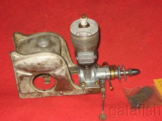 Vintage 1938 Baby Cyclone 36 Gas Spark Ignition Model Airplane Engine Wtank