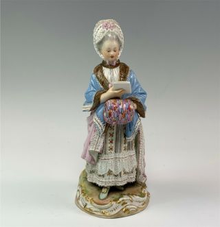 19th Century Meissen Figurine Woman With Muff,  Lacy Costume