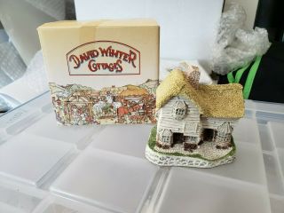 David Winter Cottages The Village Shop House Figurine W/ Box