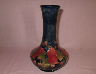 Antique Moorcroft Pottery England Pomegranate Bulbous Vase 1929 - 1949 8 1/4 "