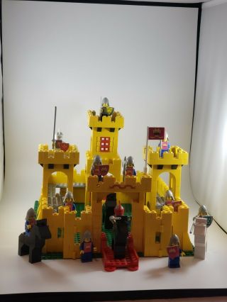 Vintage 1978 Lego Yellow Castle 375/6075