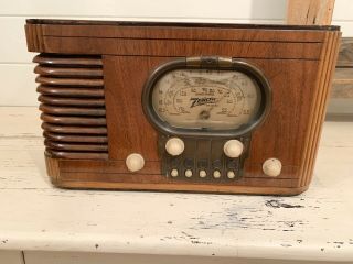 Antique Vintage Zenith Model 5 - S - 320 Tabletop Wood Tube Radio