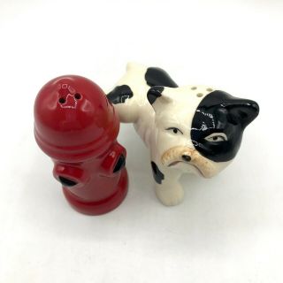 Ceramic Bull Dog Peeing On Fire Hydrant Salt and Pepper Shakers Set 2