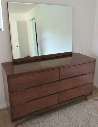 Cool Vintage Mid Century Modern Chest Of Drawers W/ Mirror La Period Furniture