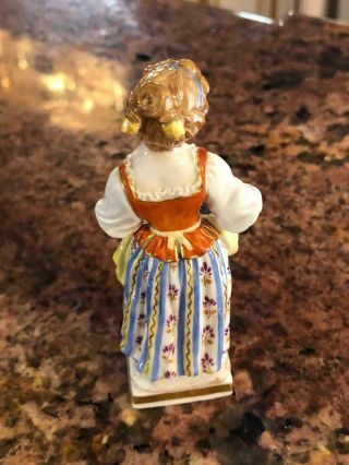 Fine Antique Meissen Porcelain Figurine Of Gardner Girl With A Basket Of Fruits 3