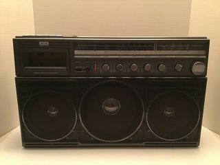 Vintage Magnavox Boombox Ghetto Blaster D8443 Radio Cassette