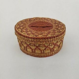 Vtg Sweet Grass Basket Natural Woven Round With Lid 5.  25 " Diameter Trinket Box