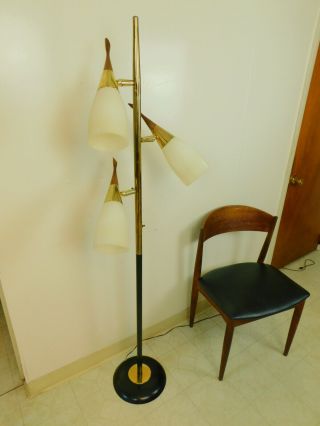 VTG 1960s Mid Century Modern Eames Era 3 Light Cone Shade Walnut Floor Pole Lamp 2