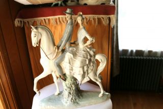 Lladro 4647 - Andalusien Couple On Horse -