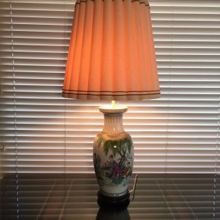 Vintage Chinese Hand Painted Porcelain Vase 2 Lights Table Lamp W/wooden Base
