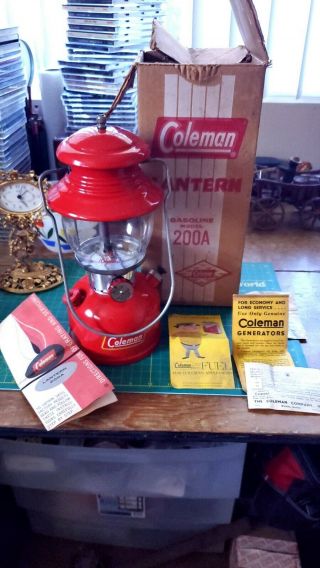 Vintage 1958 Coleman Lantern Model 200a Red Burgundy Single Mantle In Orig.  Box