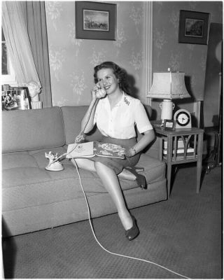 Deanna Durbin On Vintage Telephone Candid 5x4 B/w Camera Negative