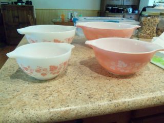 Vintage Pyrex Gooseberry Pink Nesting Bowls Set Of 4