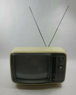 Vintage 13 " Vanilla Color Toshiba Blackstripe Tv C395 1978