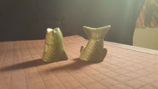 Vintage Ceramic 2 Piece Fish Salt And Pepper Shakers 2.  5 " Tall.  Ex Cond