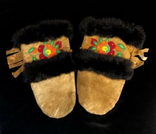 Old Vtg Native American Cree or Ojibwa Indian Beaded Gloves Gauntlets Beadwork 2