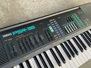 Vintage Yamaha PSR - 36 MIDI FM Synthesizer Keyboard Soundblaster Synth 3