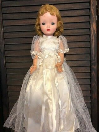 Vintage Madame Alexander Cissy 20 Doll " Elise Bride "
