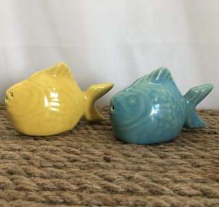 Vintage Chicken Of The Sea Ceramic Blue Teal Yellow Fish Salt & Pepper Shakers