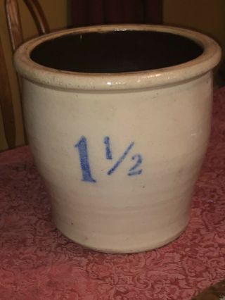 Antique American Stoneware 1 1/2 Gallon Crock W/ Blue