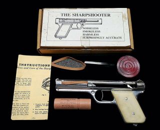 VINTAGE.  1937 SHARPSHOOTER BULLS EYE BULLSEYE MFG CO METAL PISTOL GUN 2