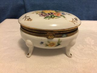 Vintage Hand Painted Porcelain Oval Footed Trinket Box Japan C 8853