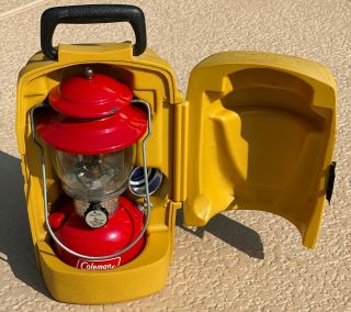 Vintage 1974 Coleman Camping Lamp Model 200a Red Lantern W/ Gold Clamshell Case