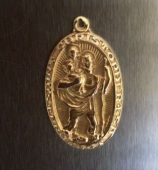 14k Gold Vintage St.  Christopher Oval Pendant With 3d Engraving 6.  6 Grams