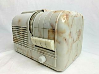 Vintage General Electric White Bakelite Radio H - 520U - Powers On and Tunes 2