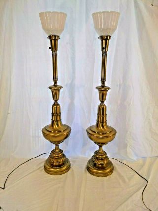 Vintage Mid Century Pair Stiffel Brass Gold Table Lamps Antique Urn Hollywood