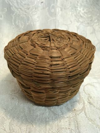 Vintage Sweet Grass 4 " Round Basket With Lid.  Small,  Green Inside 1900 