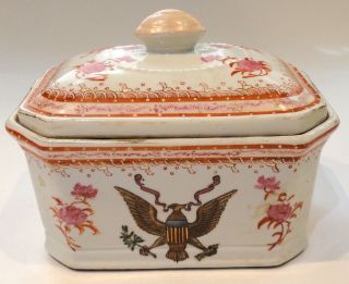 Chinese Export Porcelain Armorial Large Lidded Box For Us Market