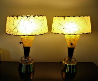 2 Vintage Mid Century Modern Table Lamps W/ Fiber Glass Shades Drizzle Art.