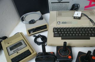 Vintage Atari 800 Home Computer System 4 Controllers 410 Recorder Games BASIC 2