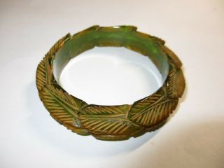 Rare Vintage Deeply Carved Green Bakelite Bangle Bracelet With Leaves - Fab Nr