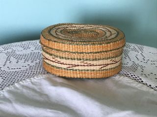 Vintage Hand Woven Sweet Grass Oval Basket With Lid 6.  5 