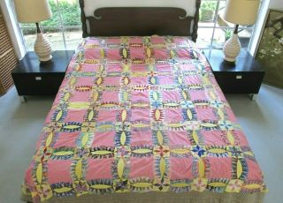 Outstanding Vintage Feed Sack Hand Pieced Pickle Dish Wedding Ring Quilt Top