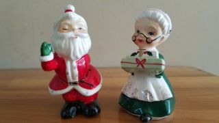 Vintage Santa & Mrs Claus Christmas Collectible Salt And Pepper Shakers - Japan