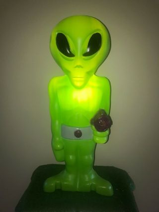 Rare Vintage Halloween Green Alien With Laser Lighted Blow Mold Yard Decoration 2