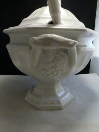 Large White Vintage Red Cliff Ironstone Soup Tureen w/ Ladle - Post 1940 3