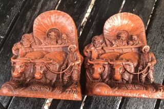 Bookends Syroco Wood Tone Covered Conestoga Wagon Oxen Settlers Vintage