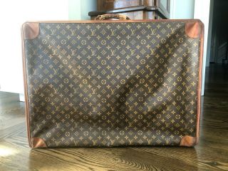 Incredible Deal On A Socialites’s Louis Vuitton Vintage Suitcase/luggage
