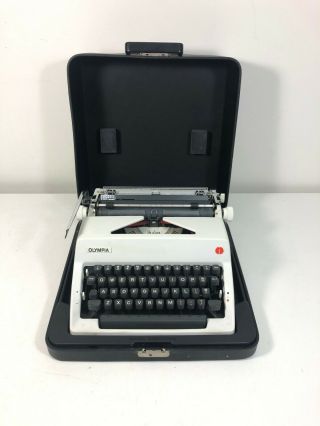 Vintage Olympia Sm9 Deluxe Portable Typewriter With Black Case