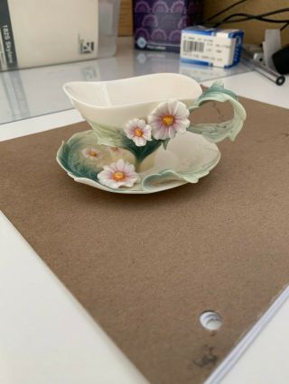 Franz Daisy Flower Design Sculptured Porcelain Cup And Saucer Set Fz00772