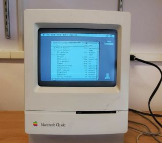 [FULLY WORKING] Vintage Apple Macintosh Classic With Mouse And Keyboard 2
