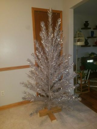 Vtg Silver Glow Aluminum Christmas Tree - 6 1/2 Foot,  61 Branches,  Box
