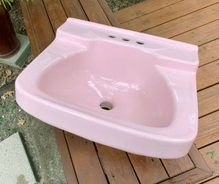 Vintage Porcelain Bathroom Sink - Pink - Universal Rundle - 1955