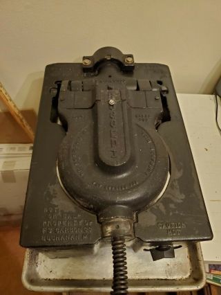 Fs Carbon Rugged 1 Vintage American Cast Iron Commercial Heavy - Duty Waffle Maker
