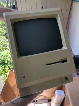 Vintage Apple Macintosh Plus Desktop Computer - M0001A 2