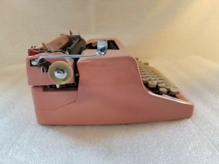 VINTAGE 1955 - 57 Pink ROYAL QUIET DE LUXE Portable Typewriter 3